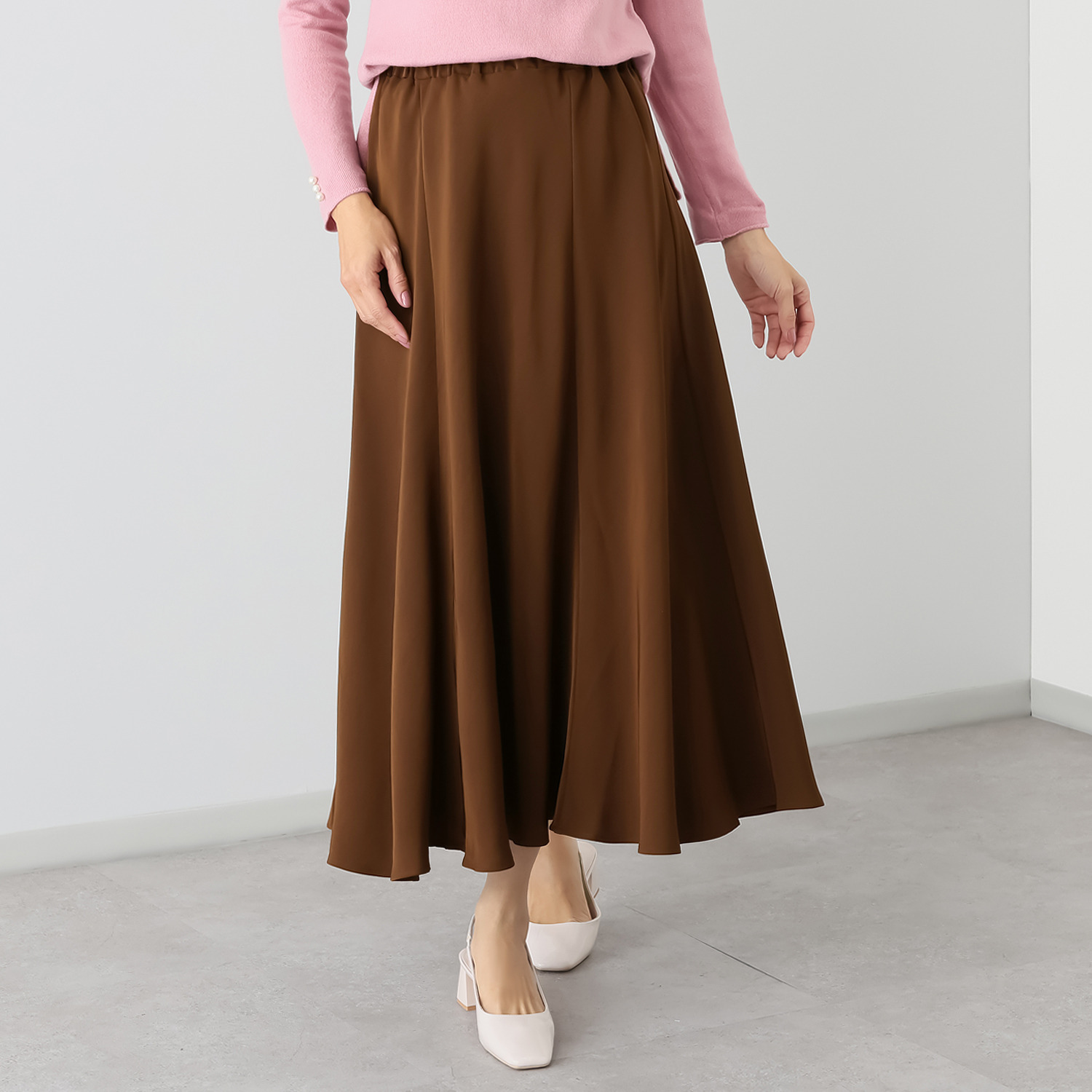 パルムミミ 上品さとこなれ感の 旬バランスを叶える ニュアンス フレアースカート
