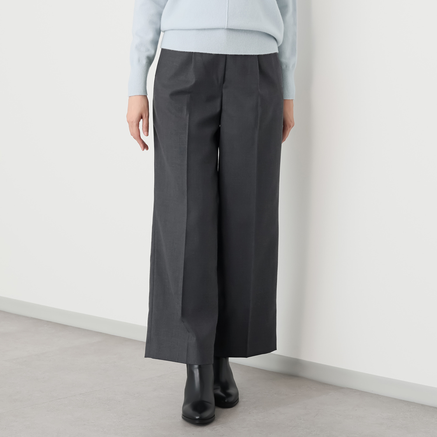 ポルトゥヴィーダ ウォッシャブル ウール混 タックワイドパンツ