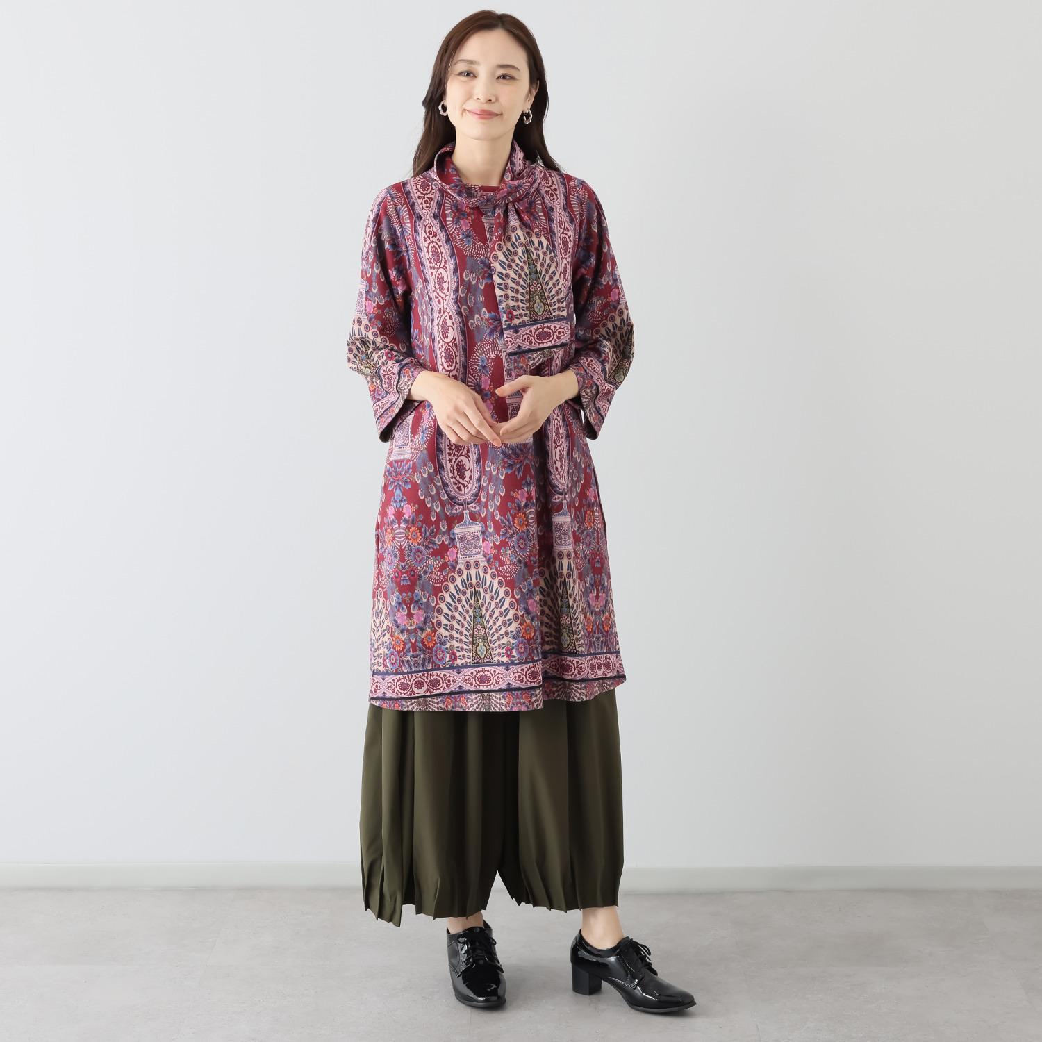 コイビトミサキ オリエンタル柄 ネックアクセント チュニック