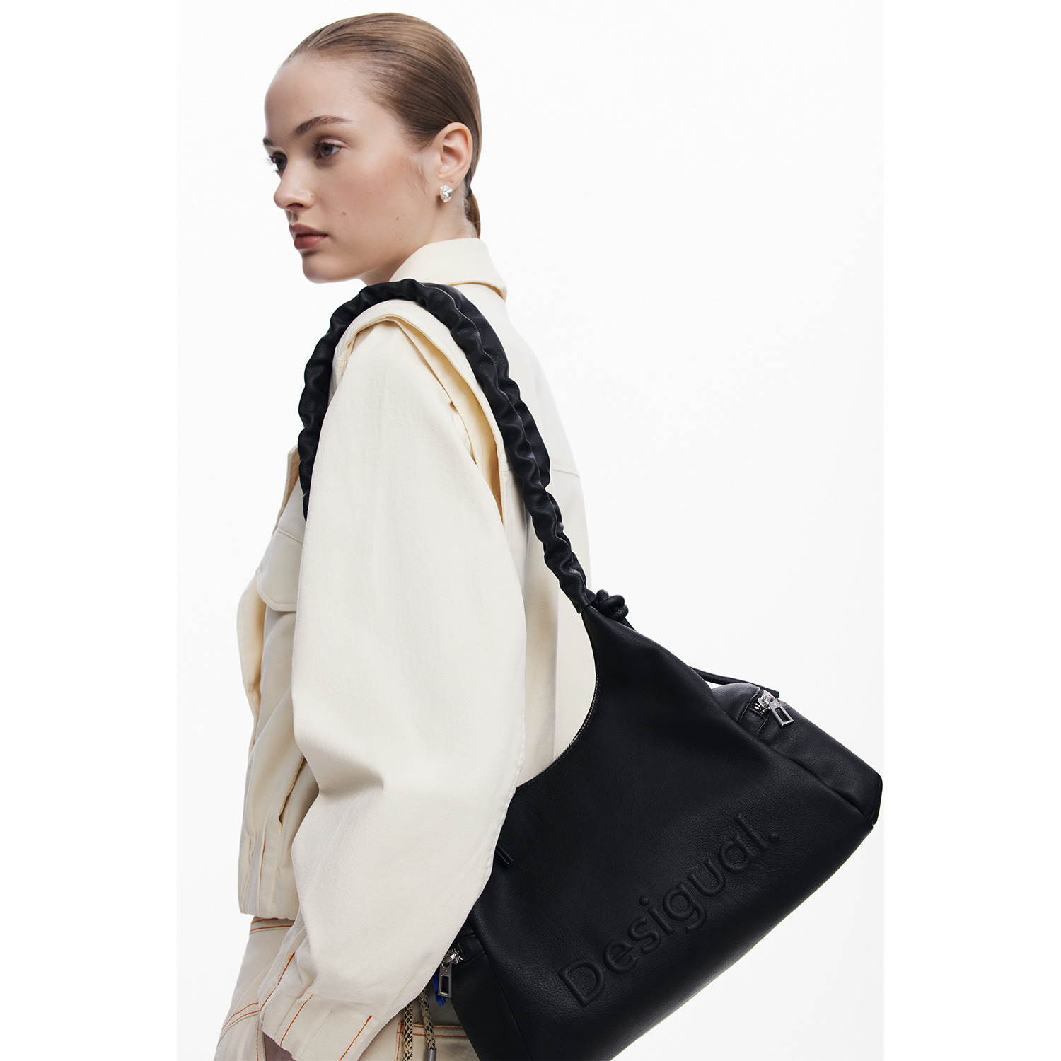 新品✨タグ付き♪ 定価12,800円　デシグアル　ショルダーバッグ 　大特価‼️ デシグアル Desigual フリンジショルダーバッグ （グリーン
