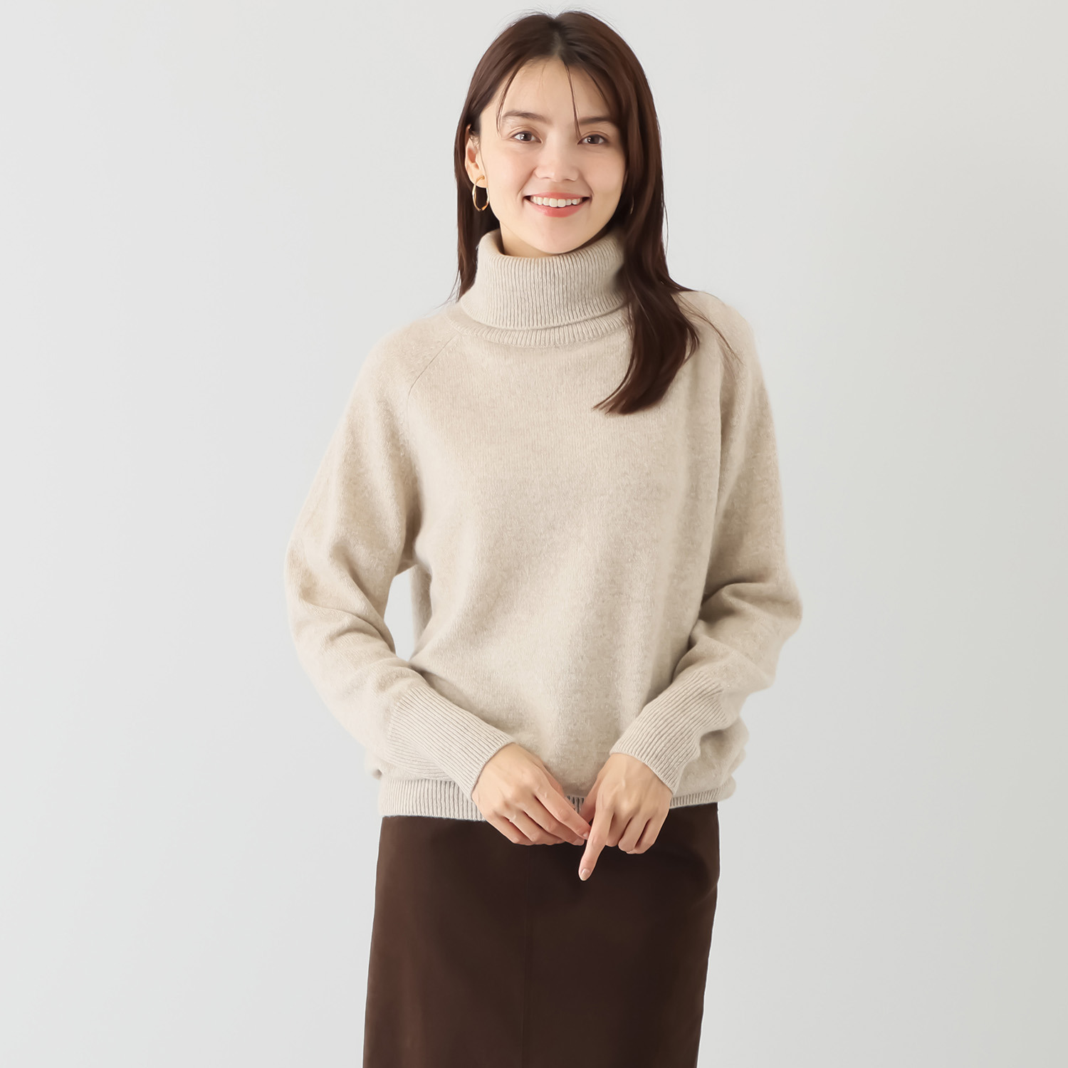 エヌエフ 自社牧場で育った ウールカシミヤ タートルネック プル