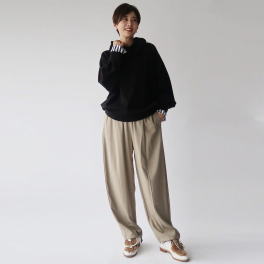 クワンティシ カーブシルエット イージーパンツ