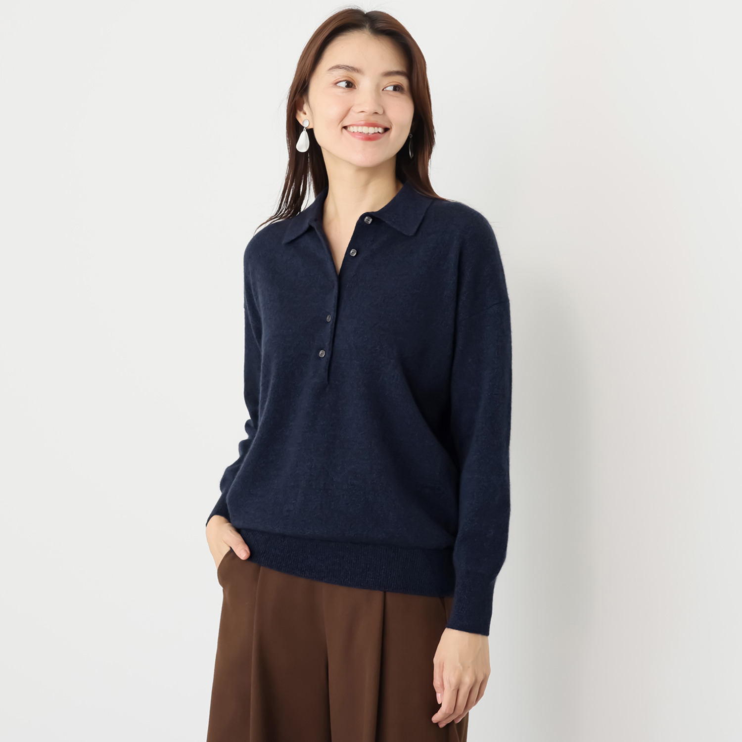 アズイズ　ビーマイセルフ バイ　ネイチャーズ モンゴルカシミヤ セミワイドシルエット ポロカラープルオーバー