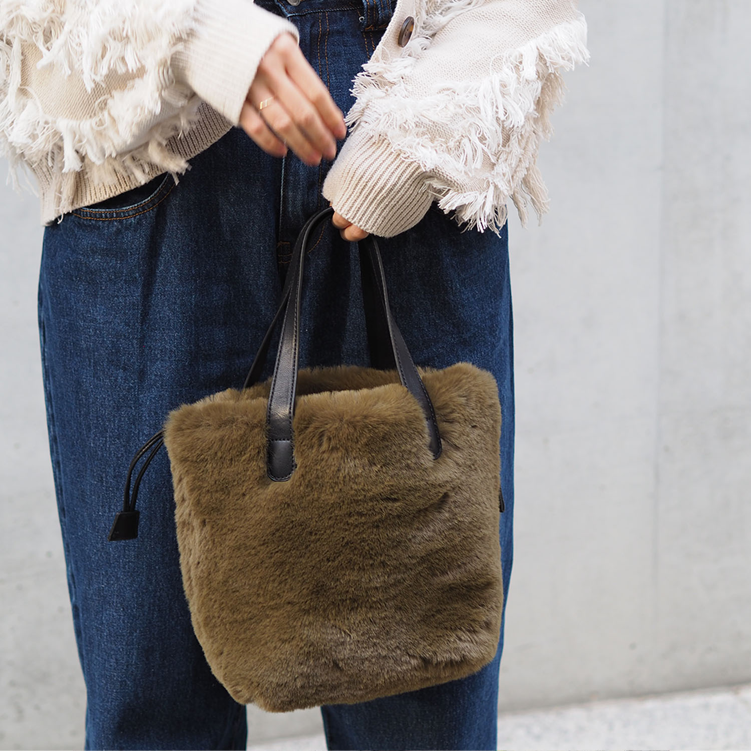 グッシオイタリー フェイクファー ミニバッグ