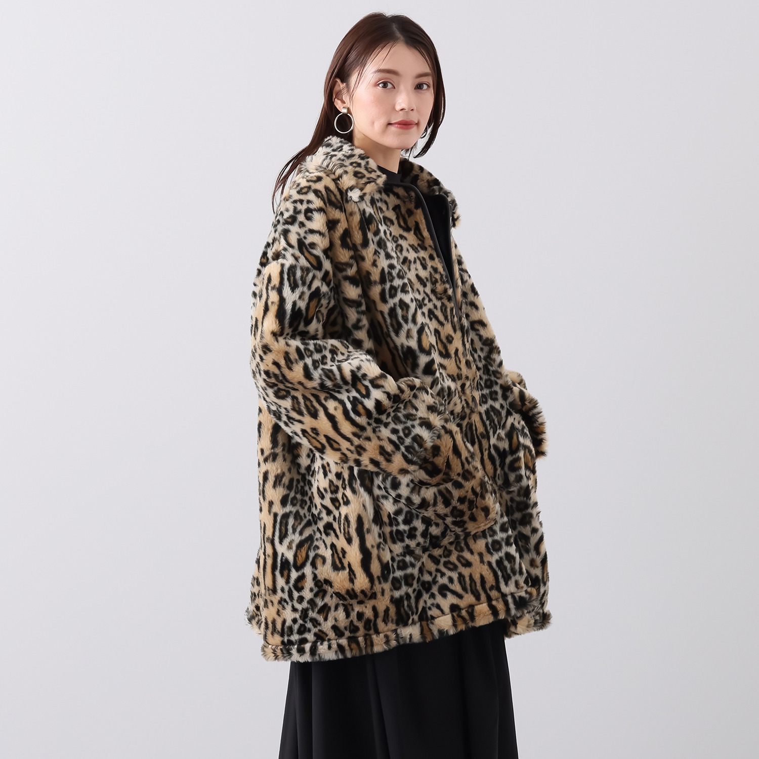 ベルポニー フェイクファー オーバーサイズシルエット デザイン