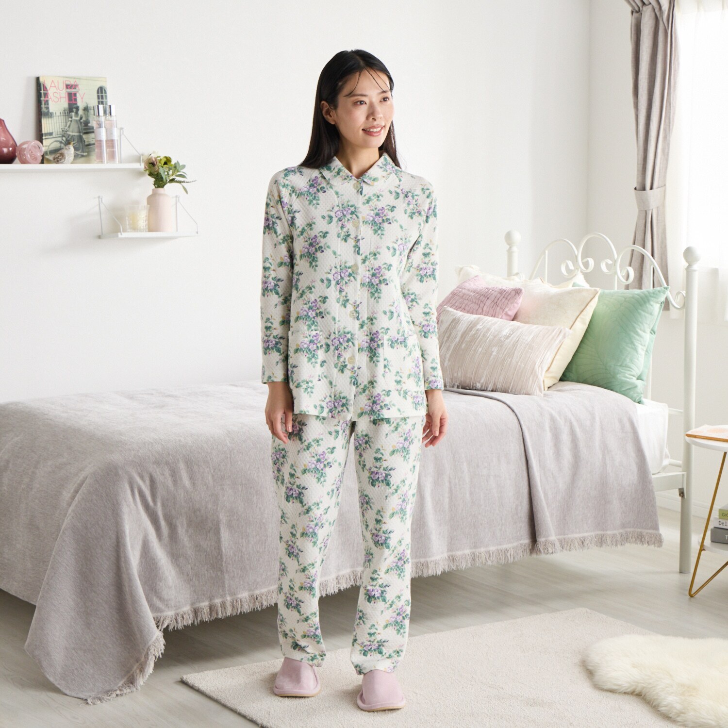 新品 【ローラアシュレイ】 パジャマ M Laura Ashley ローラ ローラ アシュレイ パジャマ 上下セット