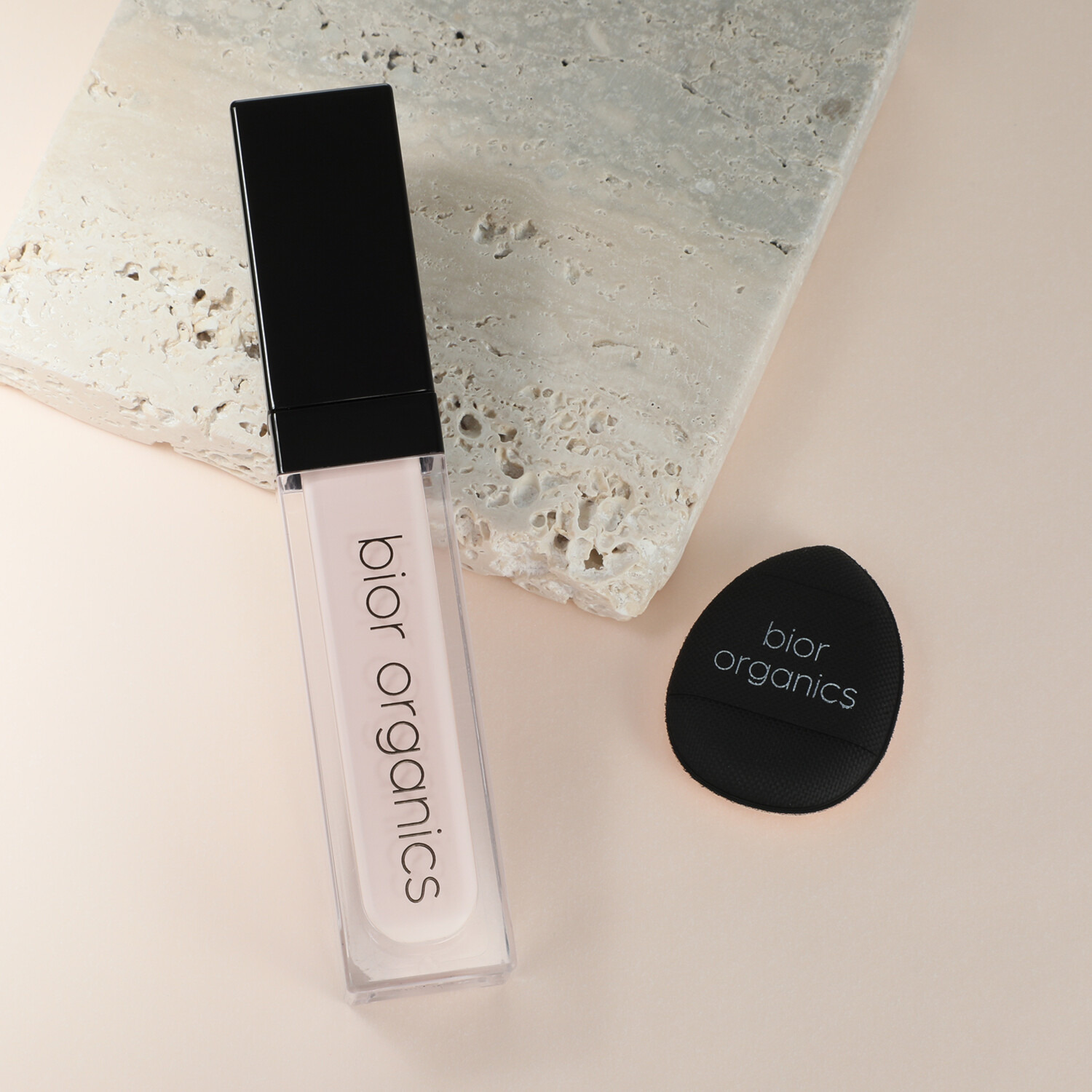 ビオール　オーガニクス 美容成分１００％配合 メイク効果で透明感！ オーガニックアクア フラワーミネラル カラーセラム ラベンダーガーデン （美容液・化粧下地）