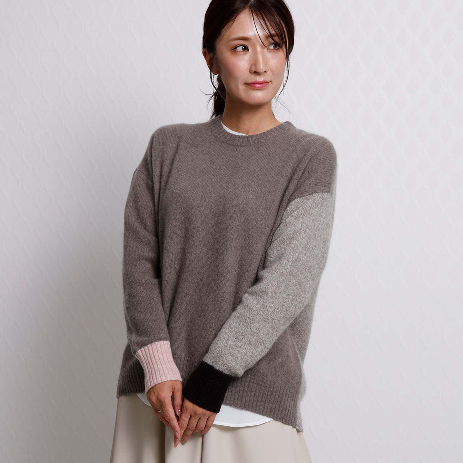 ディアルマ ホワイトヤク100％ 配色デザイン クルーネックプル