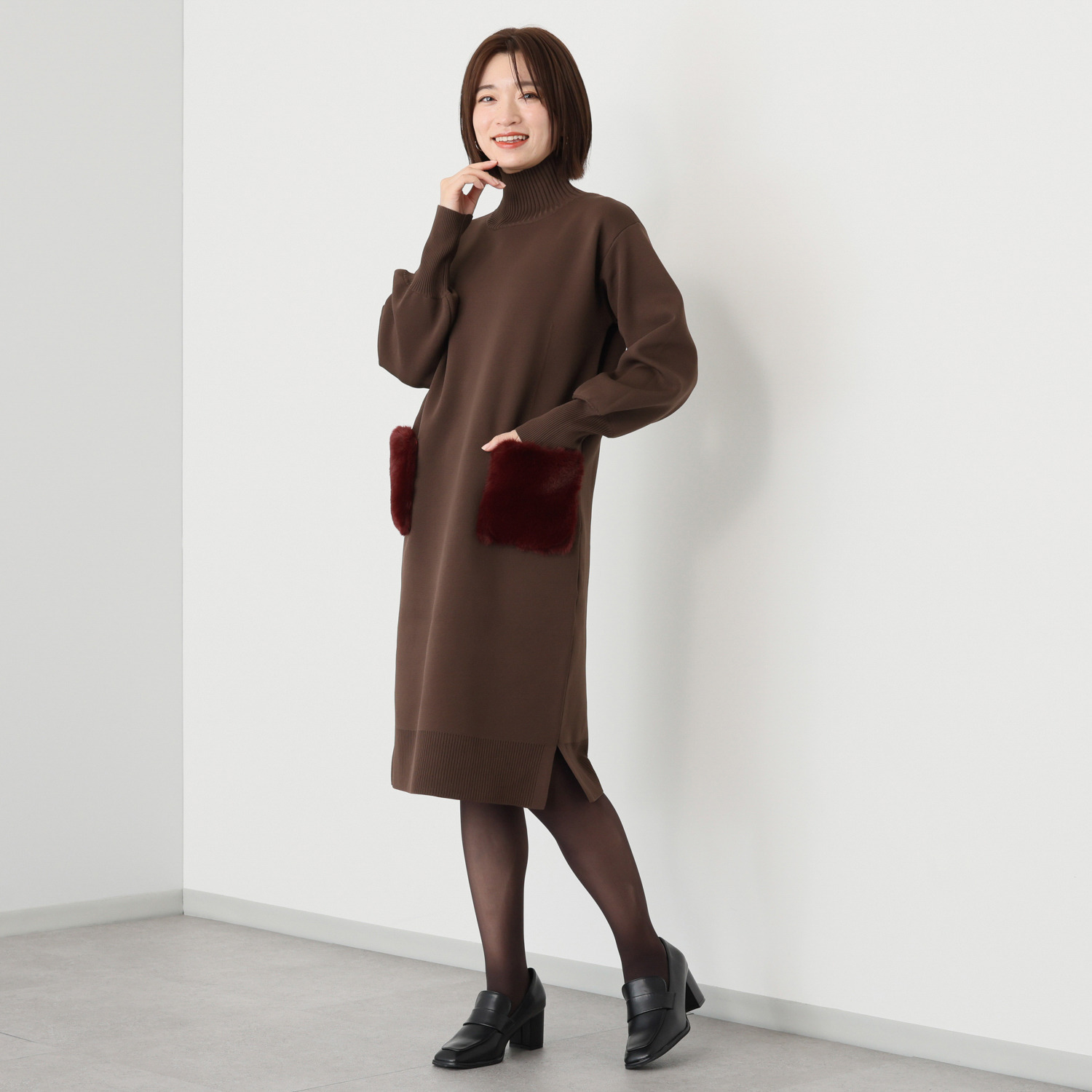 ボン・ブリコラージュ バイ　レイコ・ホウセンジ パリシックな フェイクファーポケット付 ニットワンピース