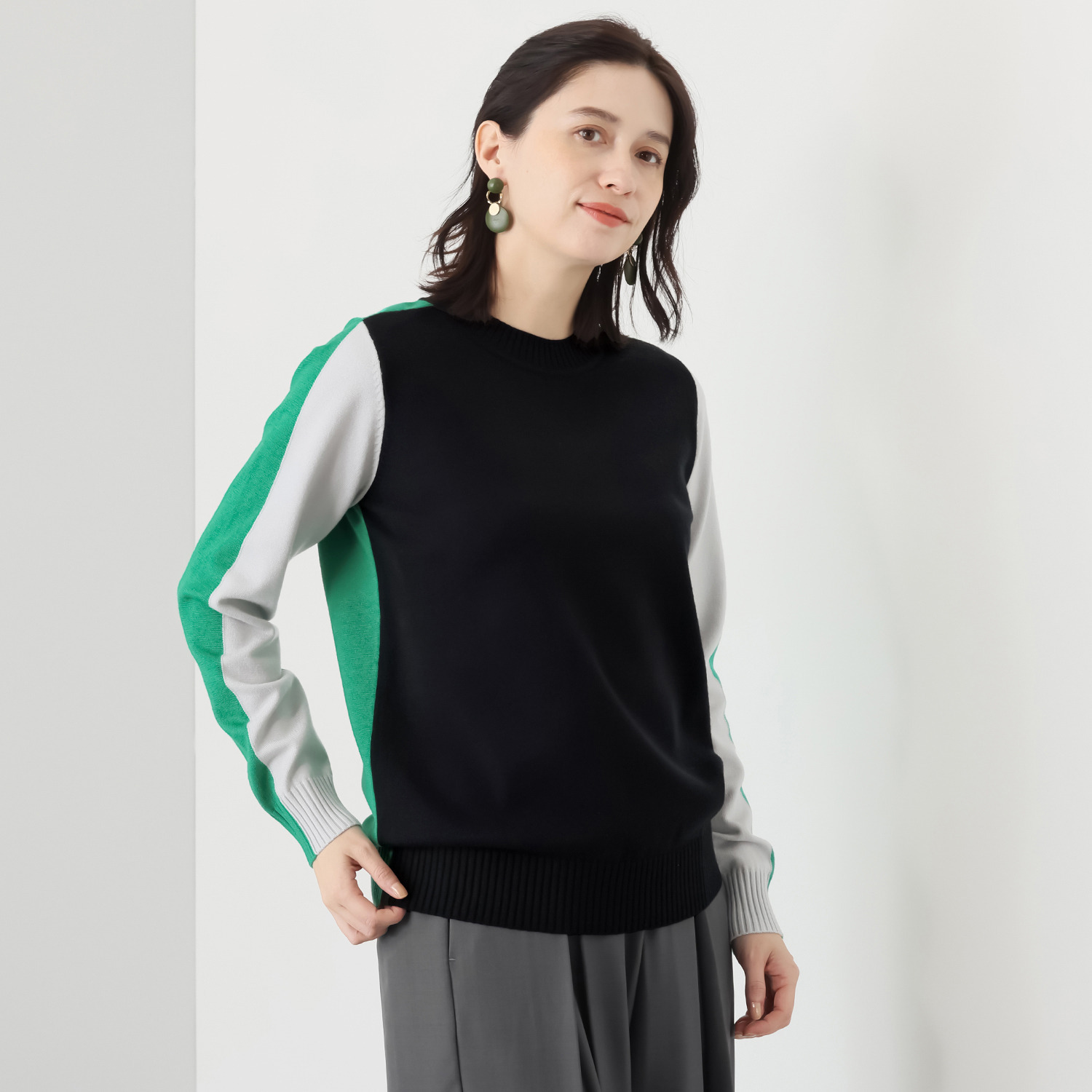 コースタルドライブ 背中で魅せる マルチカラー ニットトップス