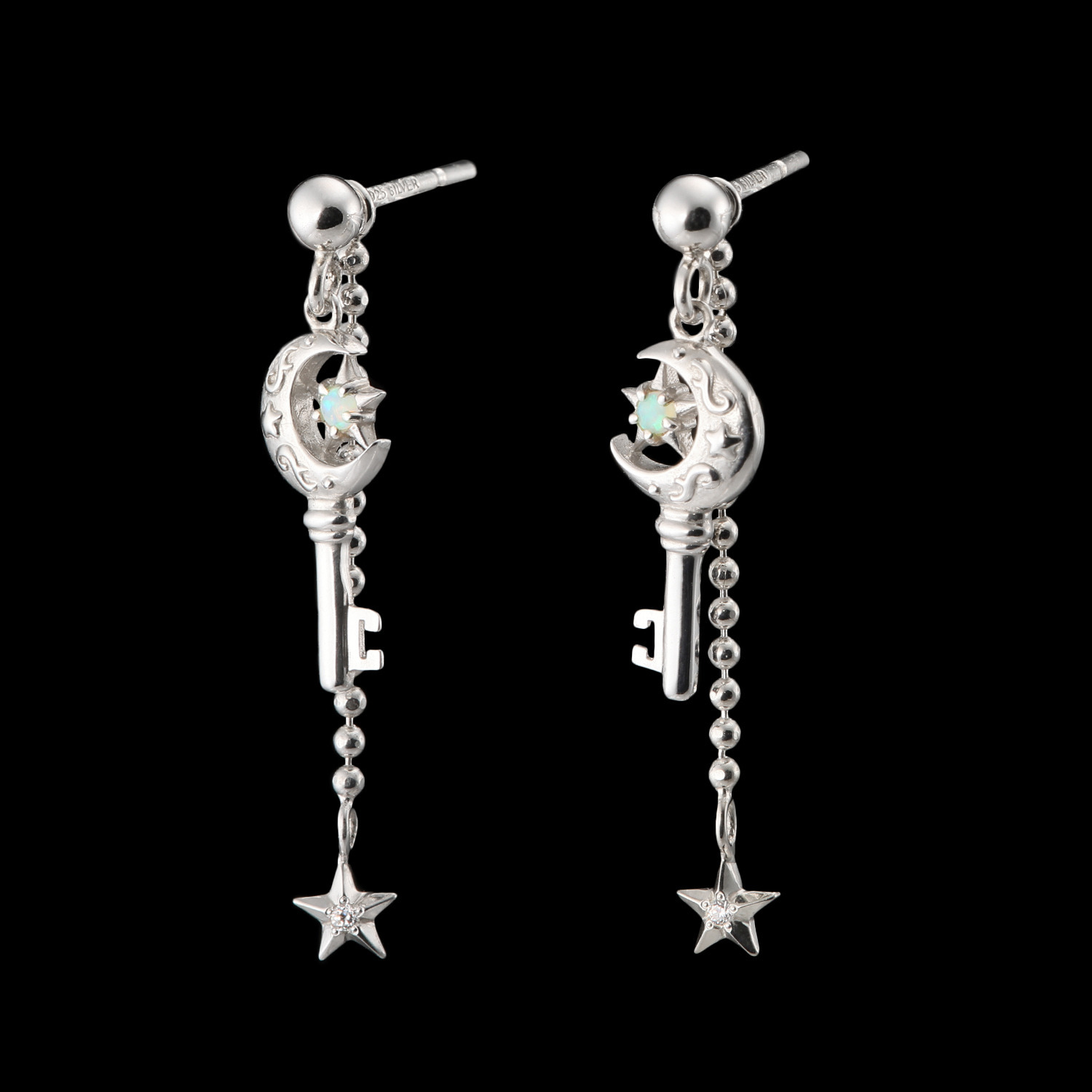 ドルチェモダール シルバー オパール＆ＣＺ 鍵モティーフ 星月チャームピアス