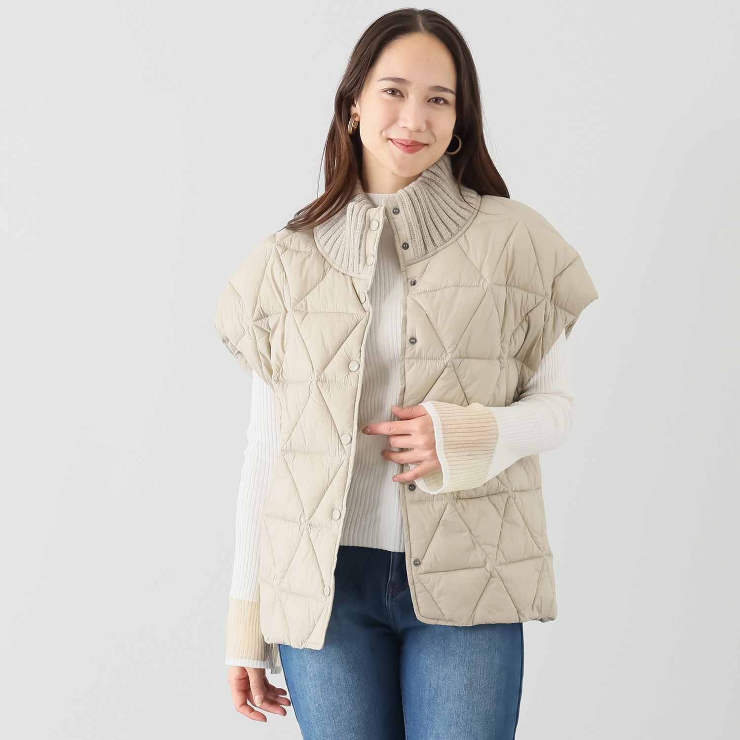 イシカワラボ★ヒトミ ファイバーダウン ネックリブアクセント ショール風ジレ