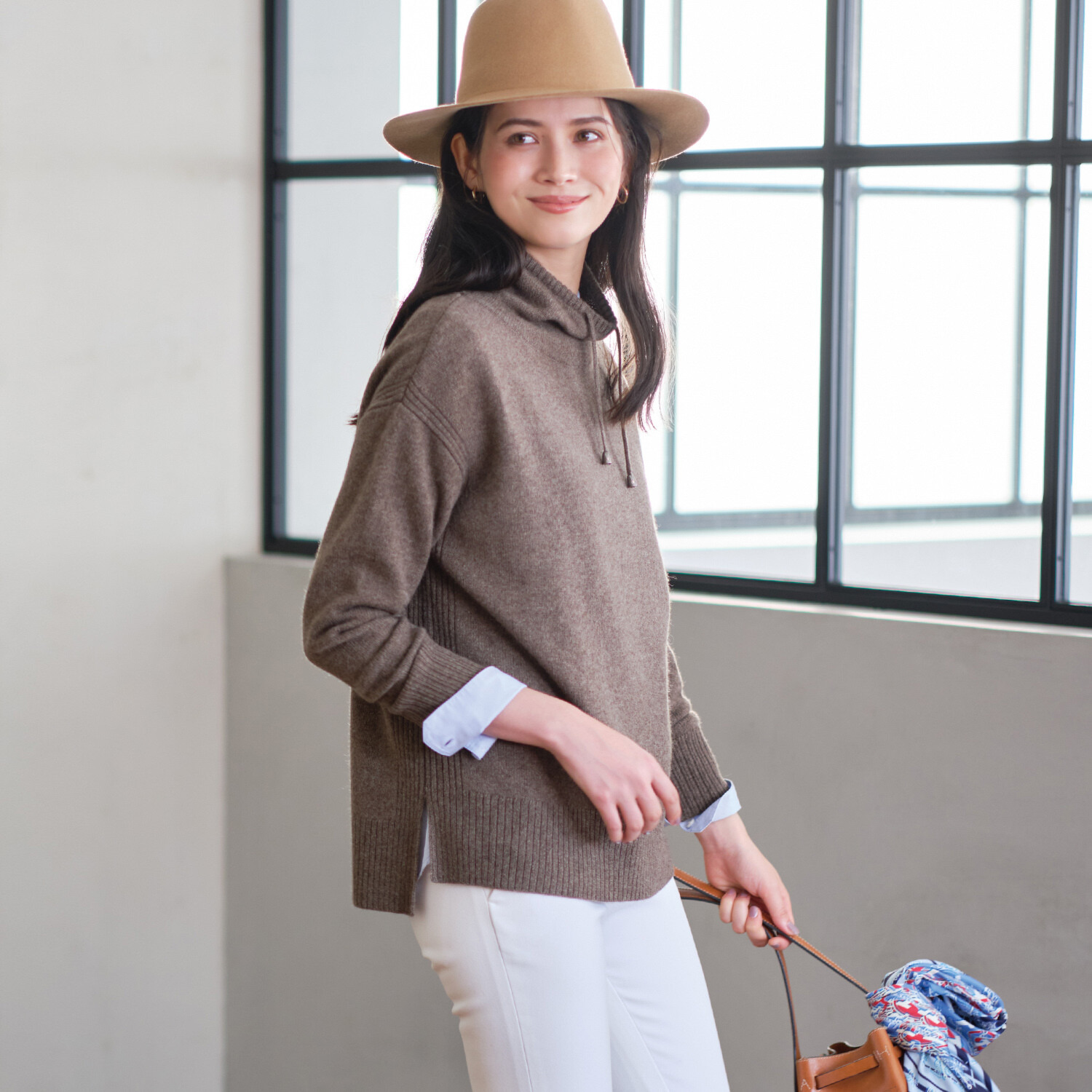 ネイチャーズ 無染色ヤク セミワイドシルエット スタンドカラー プルオーバー