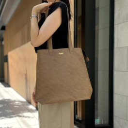 ラフィール ナチュラルな風合いの トートリュック
