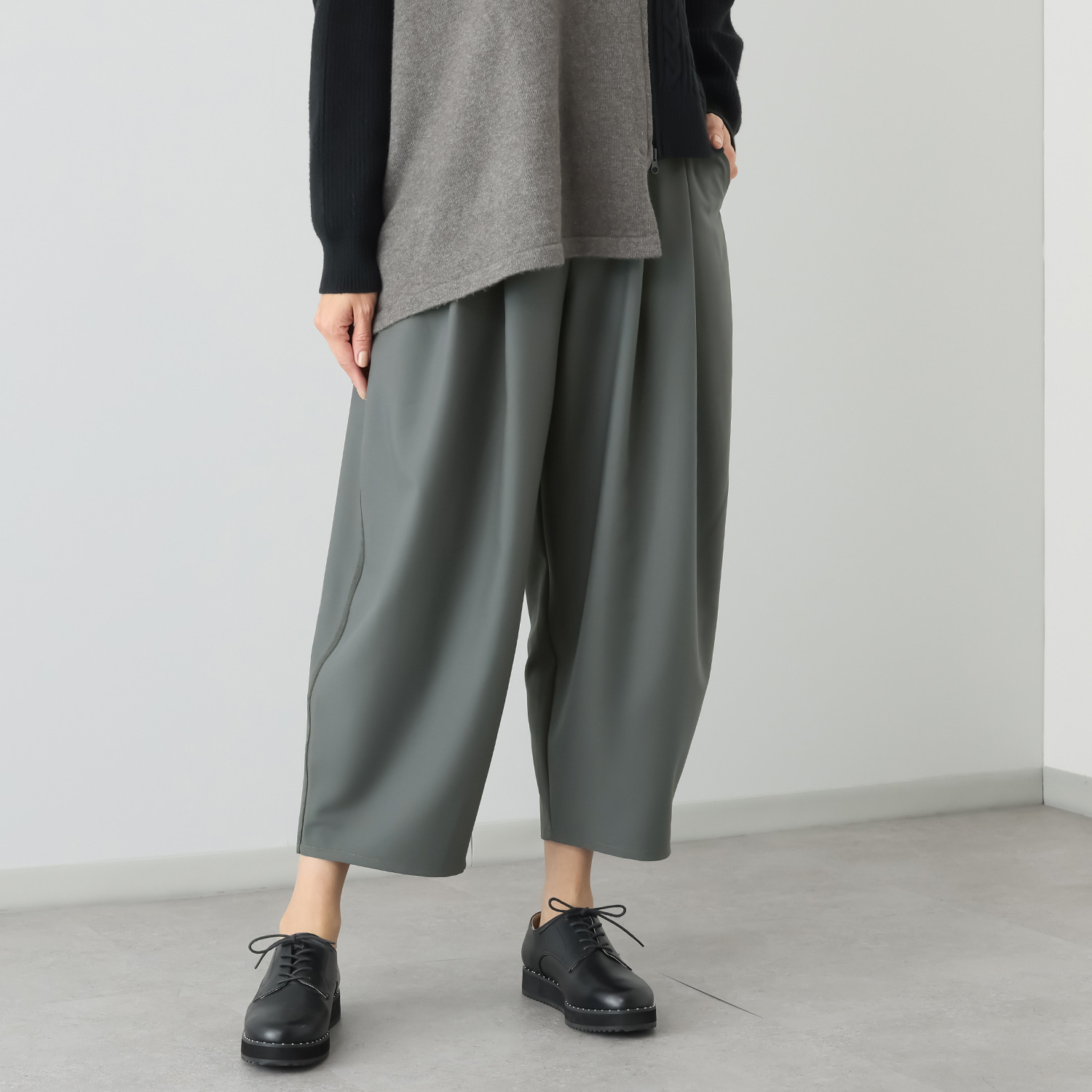 ヨウゾウカタブキ ポイントベルト タックセミワイドパンツ