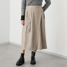 マチュート ポケットが主役 こなれラップ風スカート