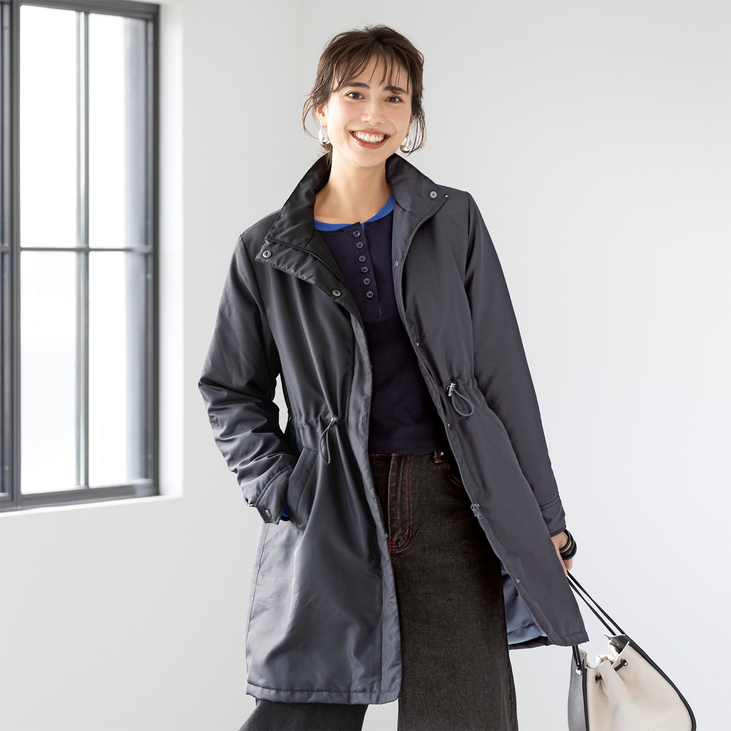 イクシーズ 裏地バイカラー 大人映え 華やぎコート