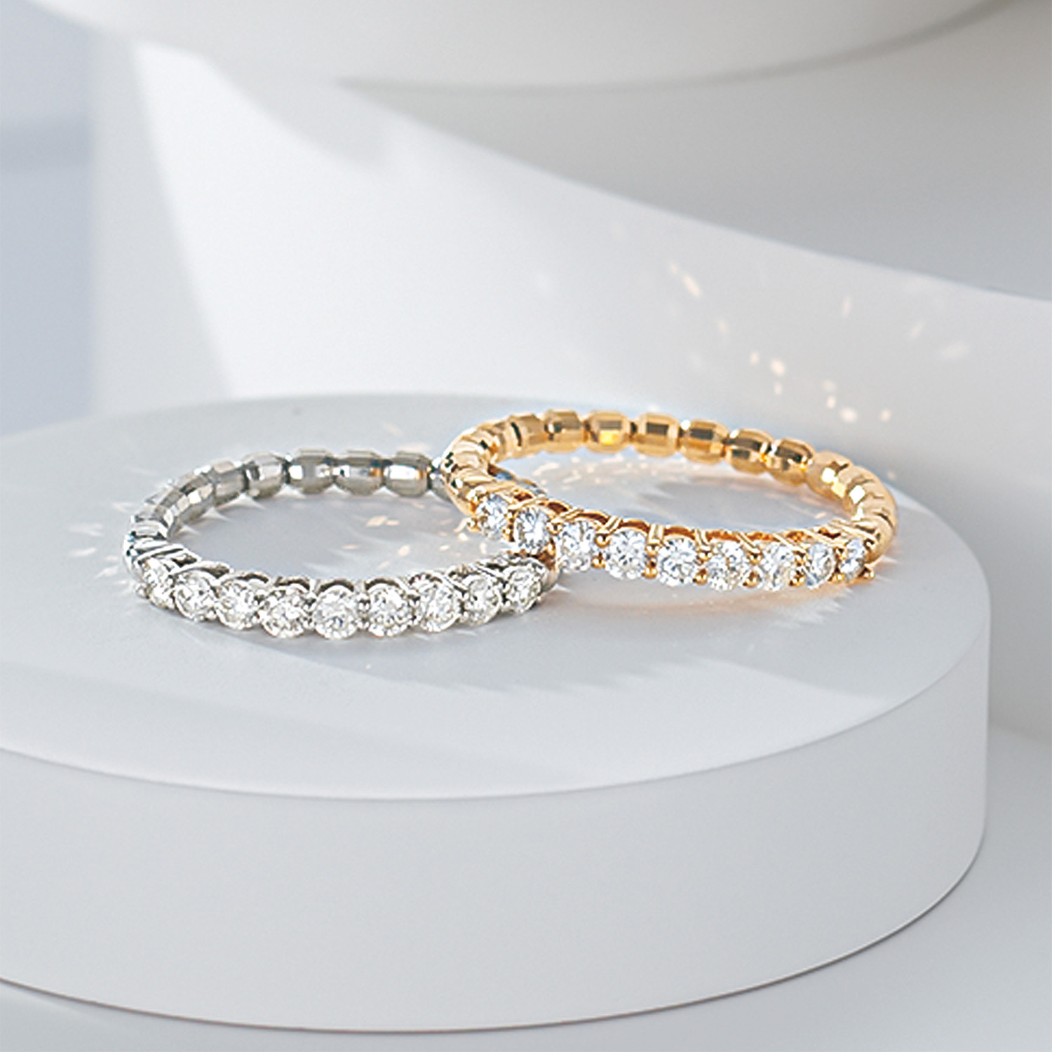 ディーラリエ ０．３カラットＵＰ ダイヤモンド ディーエラスティック ハーフエタニティリング