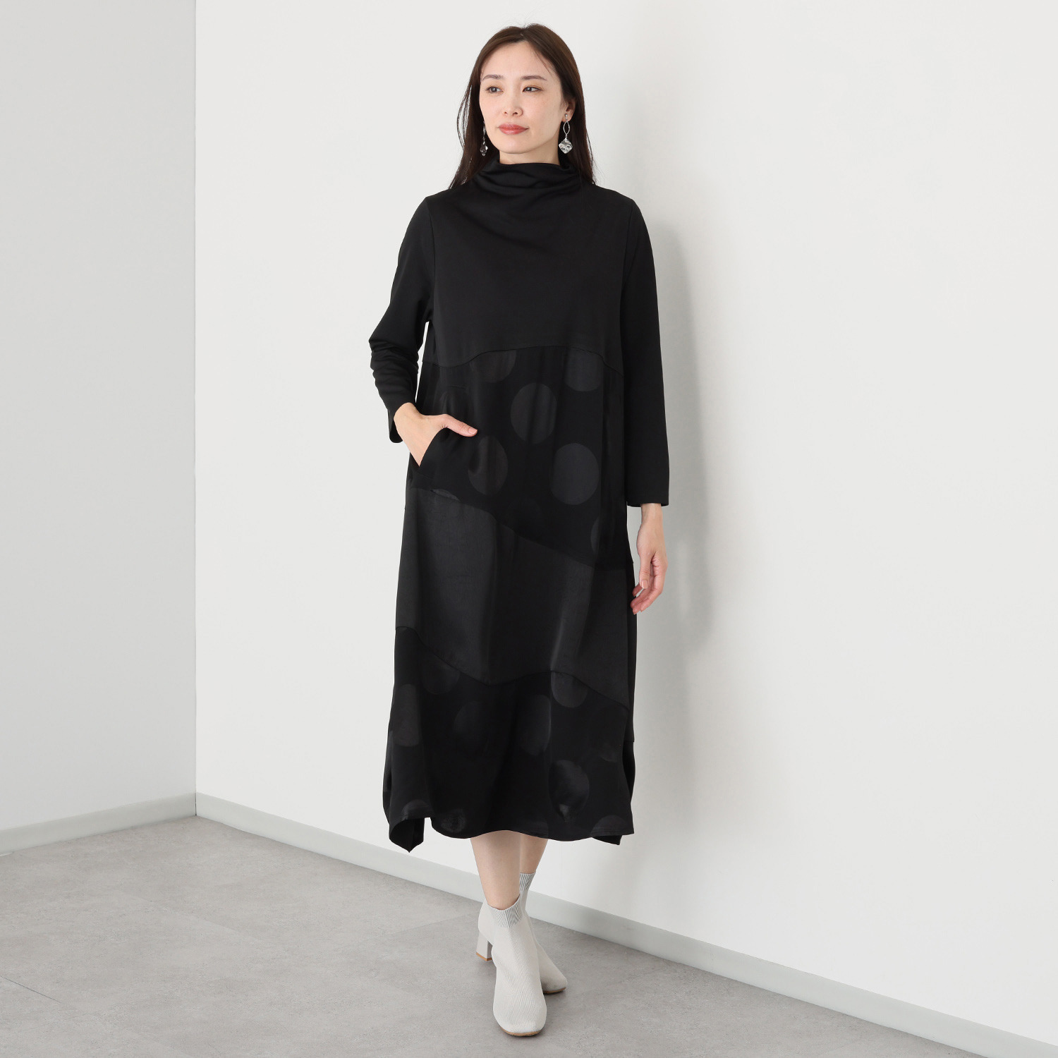 ベルポニー 異素材切替 Ａラインシルエット ボトルネック デザインワンピース