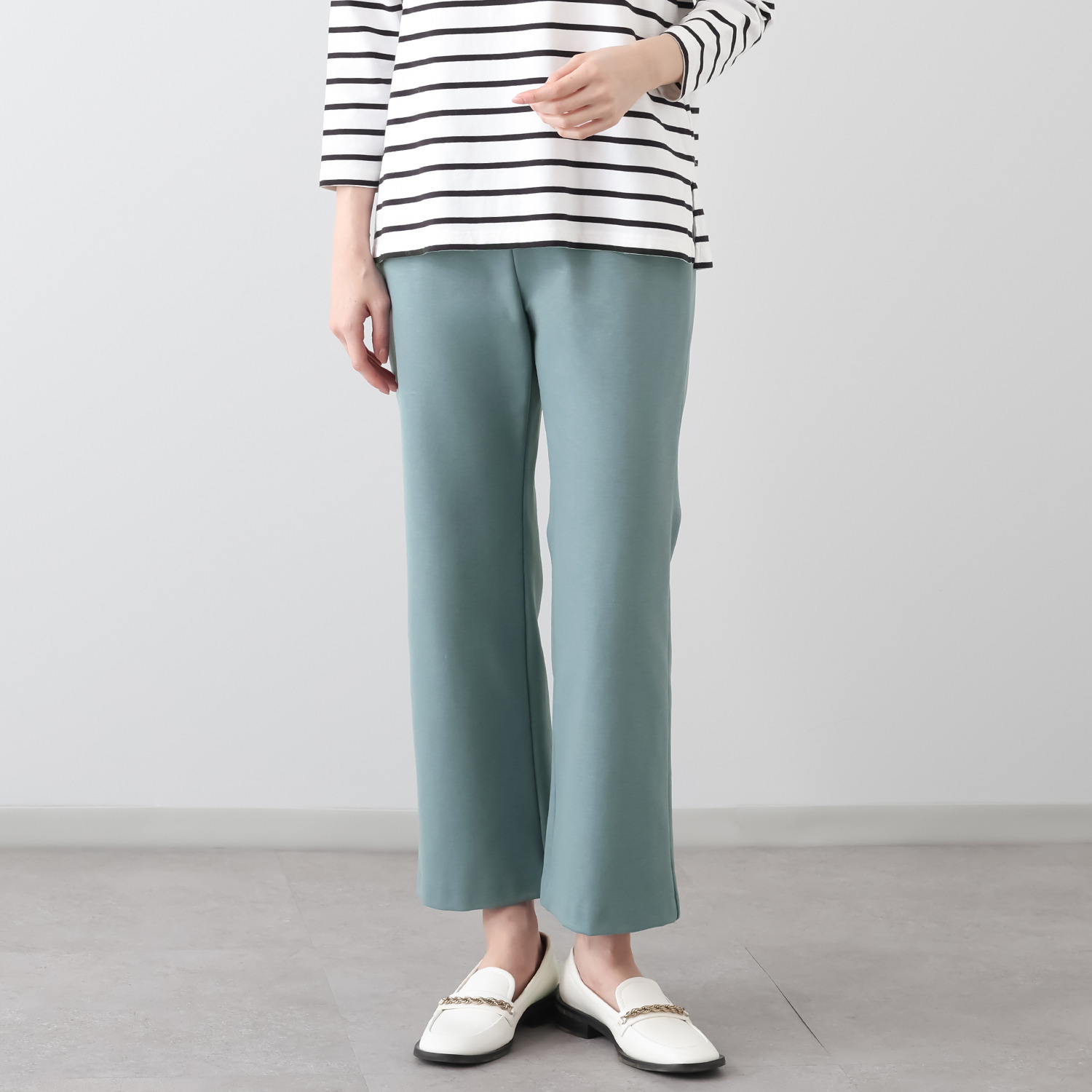 上質ごこち 吸湿発熱 プレミアム雅山（Ｒ） セミフレアーパンツ ＜股下６４ｃｍ＞