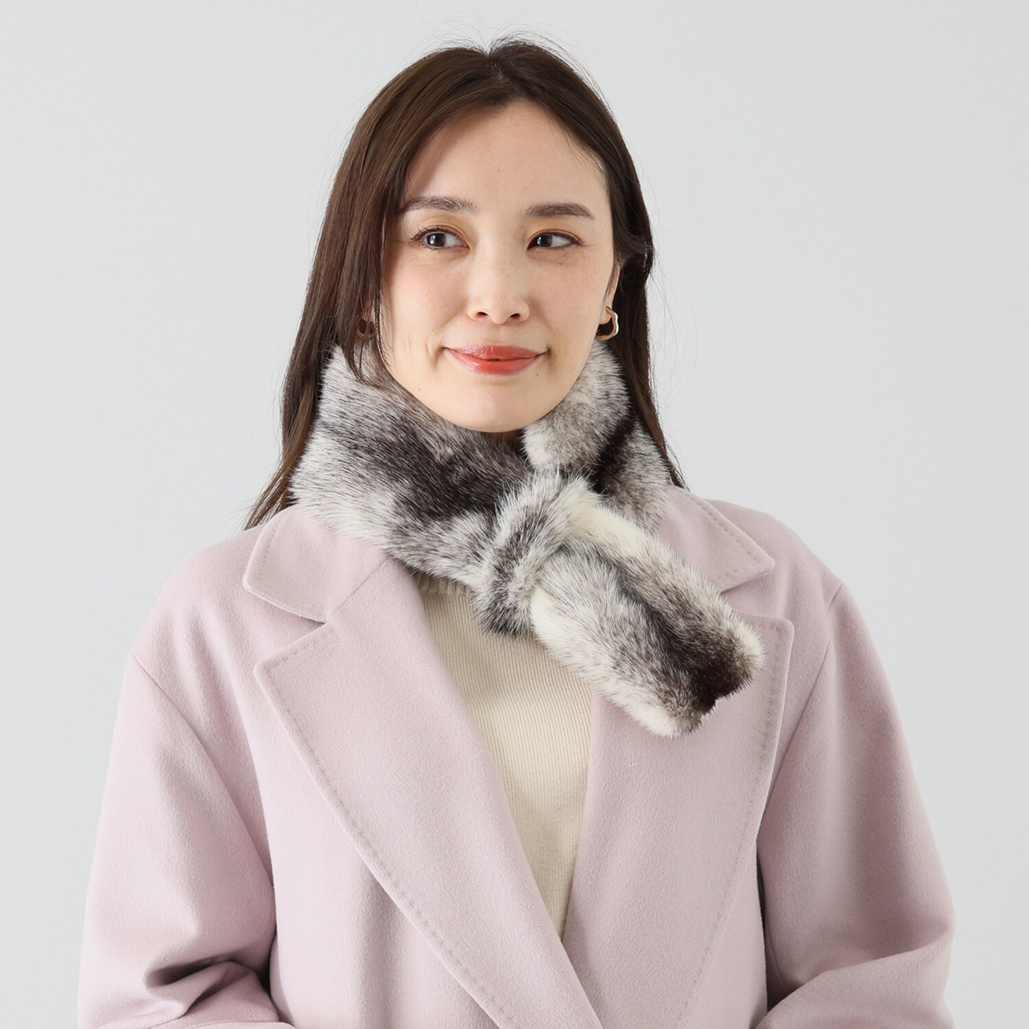 日本製 ＳＡＧＡ ブラッククロスミンク ループマフラー