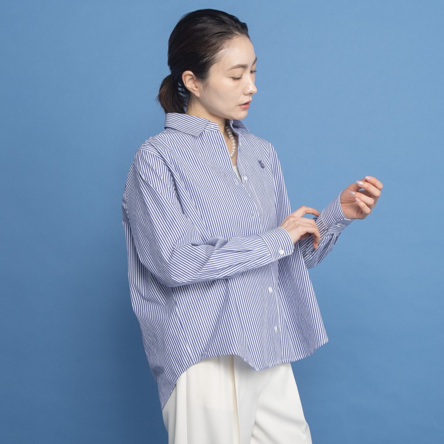 オンザビーバイサマーミー ベーシックを美しく 大人トラッドに装う 刺しゅう入り シャツブラウス