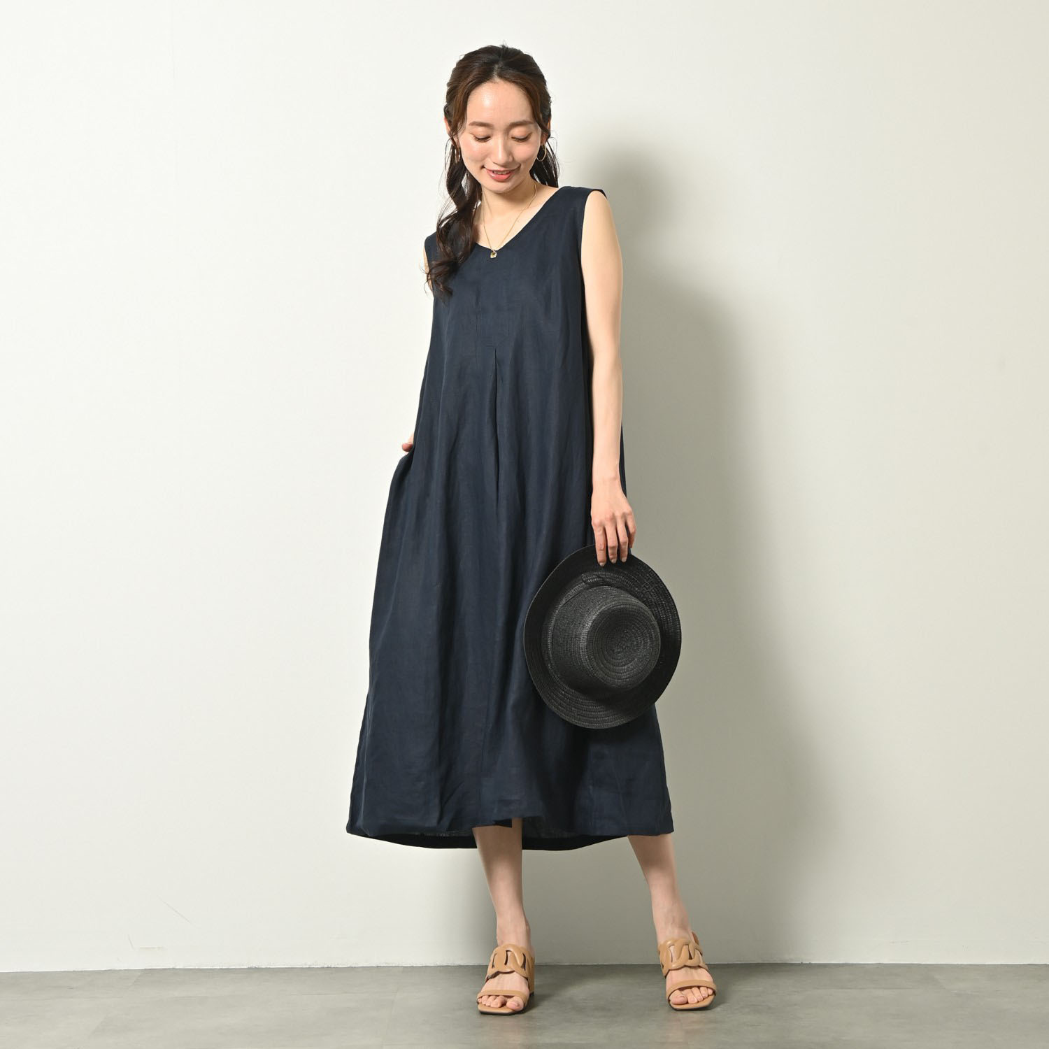 ゼラールスポーツ フレンチリネン１００％ しなやか＆ソフト仕上げ きれいＶネック フレアーワンピース