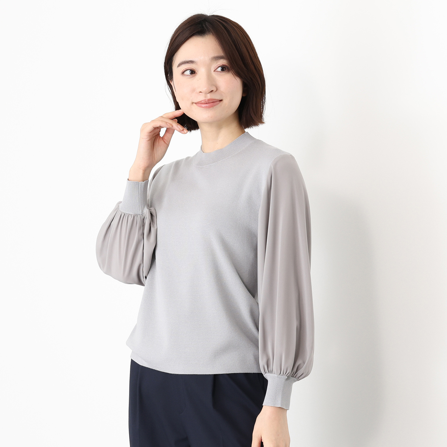 アトリエ　クース ほんのり透ける シフォンスリーブが さりげなくフェミニン ニットプルオーバー