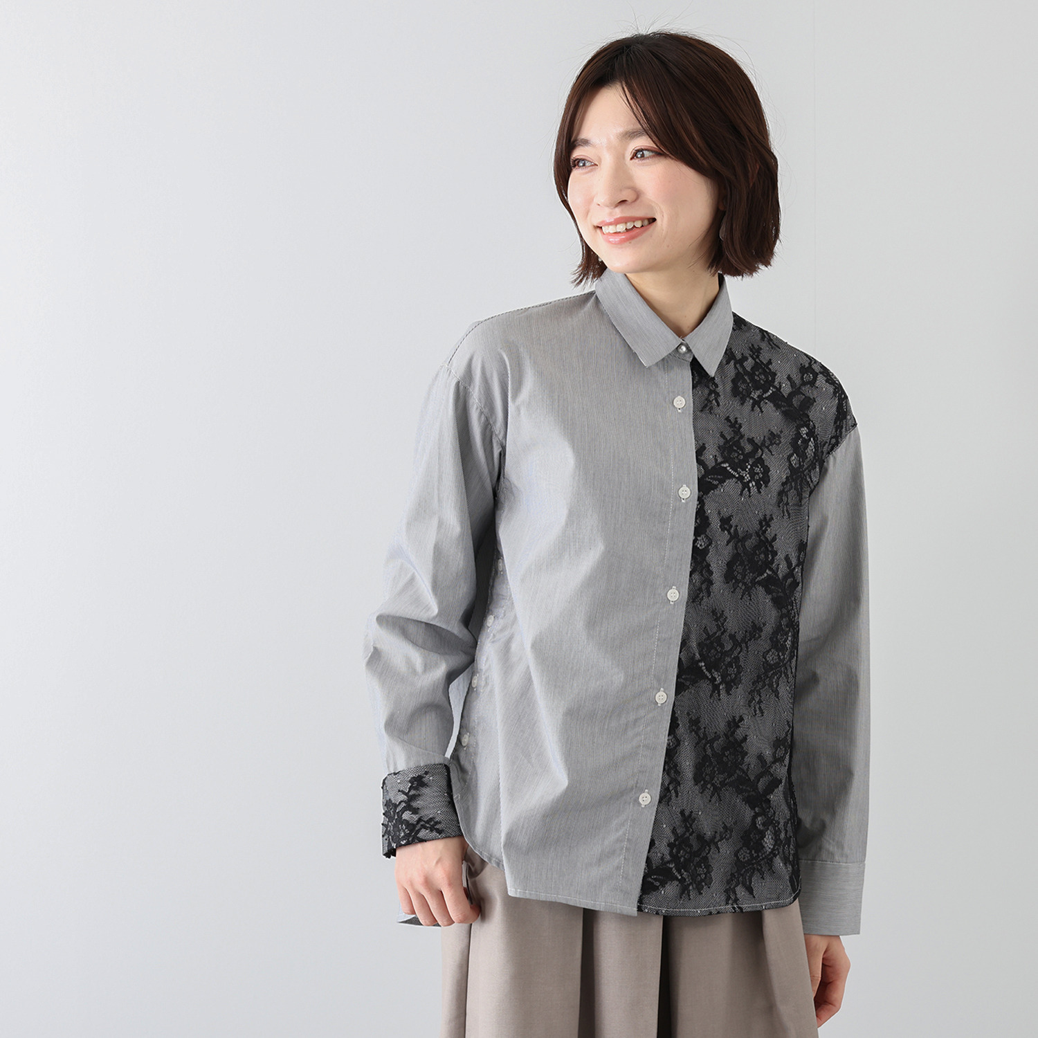 ラ　ヴァーグ　デトワール コレだけで決まる！ デイリーにもお出かけにも 活躍する アシンメトリーレース シャツ