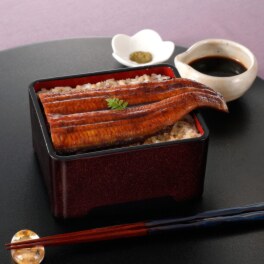 京都＜鰻割烹まえはら＞ 三河一色産うなぎの蒲焼き