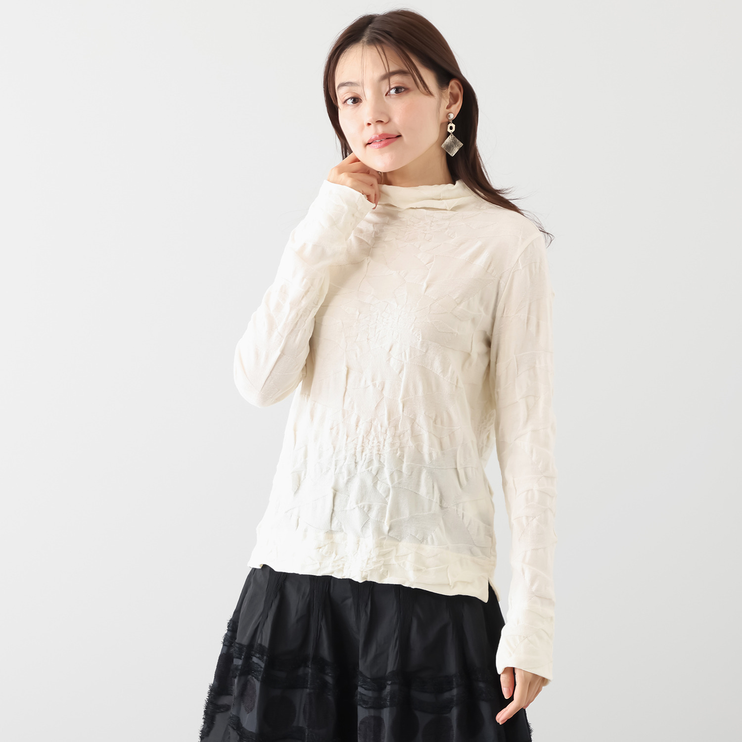 ナインティーン　ブルーム 尾州産ジャガード ボトルネックプルオーバー