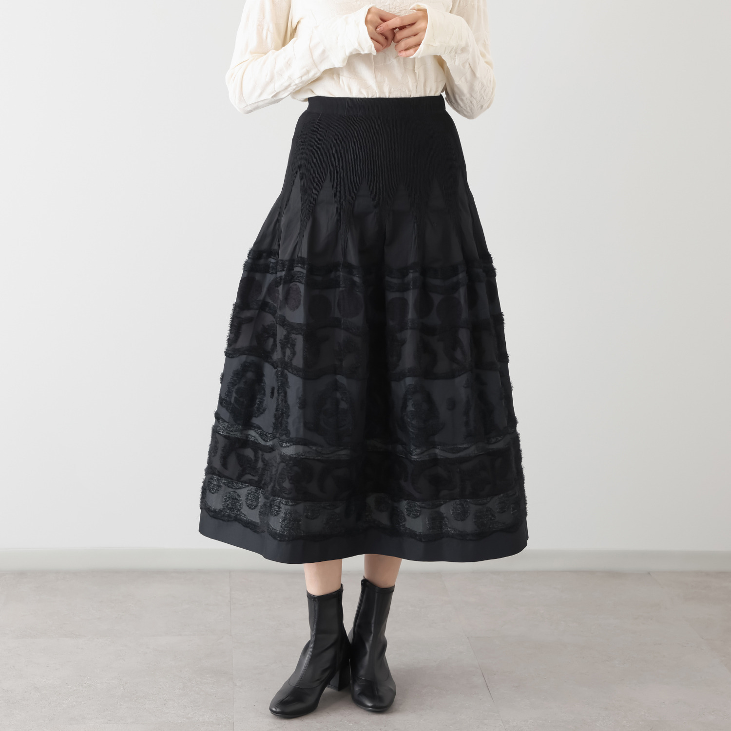 ナインティーン　ブルーム 桐生産ジャガード スカート