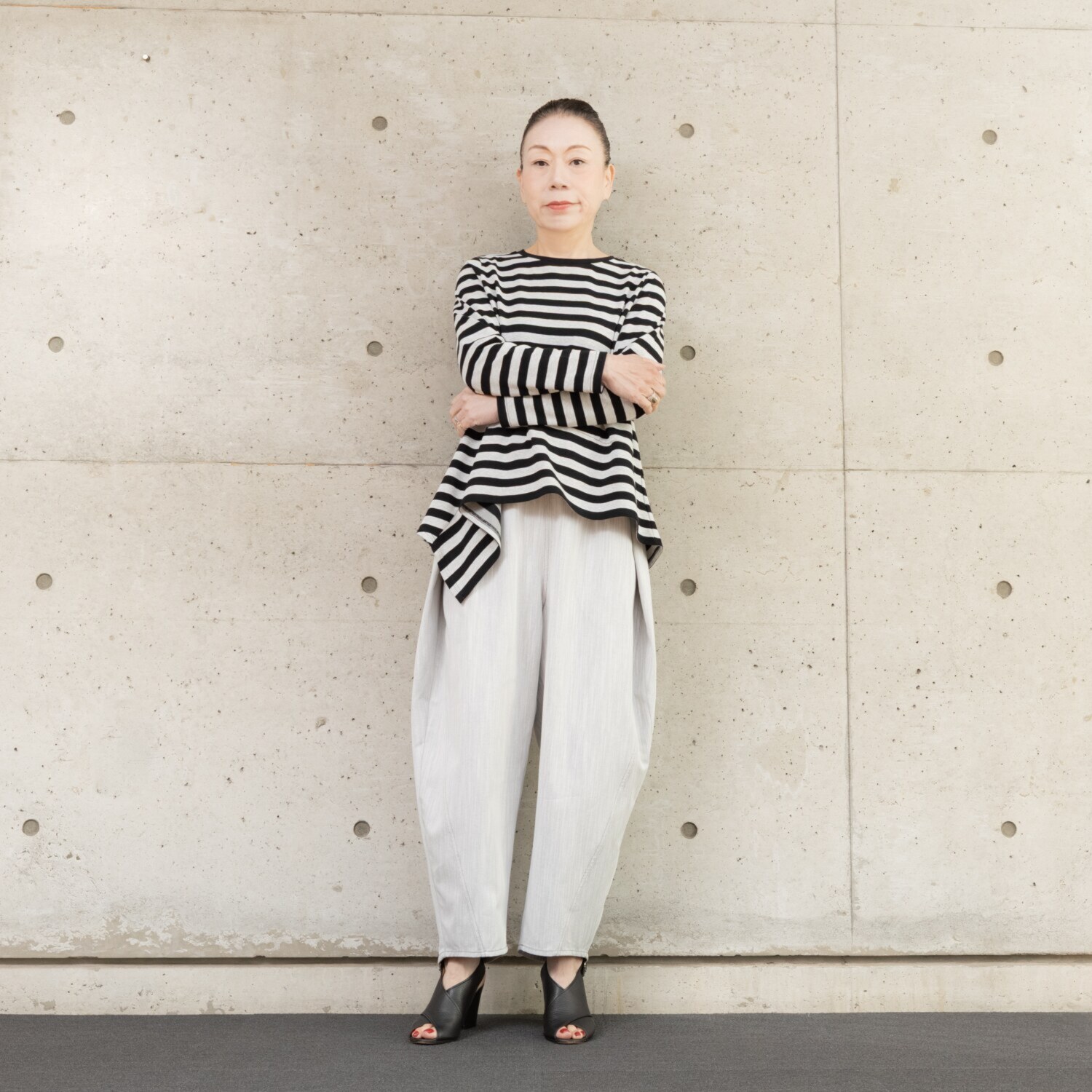 ヒロコ　デシネール ニュースラブデニム 脇タックデザイン ちょこっとモードな バレルシルエットパンツ