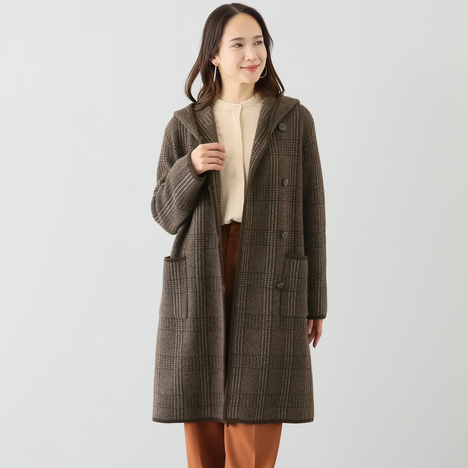 某有名メーカー品、新作最高級ヤク毛100％の無染色フェアアイル柄フーディーコート 某有名メーカー品、新作最高級ヤク毛100％の無染色フェアアイル柄