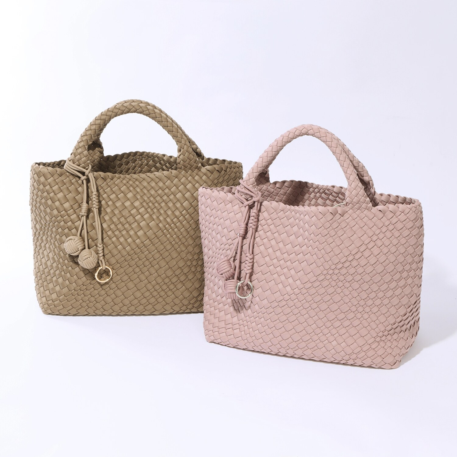 パドマ ボンボンチャーム付 イントレチャート トートバッグ ＜巾着インナーポーチ付＞