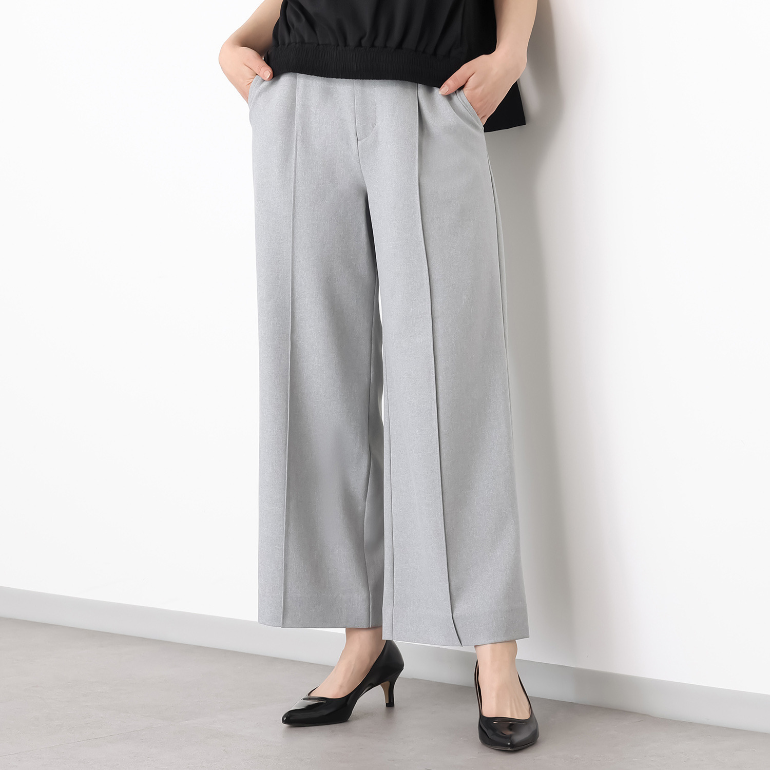 Ｓ３５７プラス 小柄さんのための 美脚見え センターピンタック ワイドパンツ