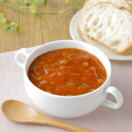 トマトと野菜の 旨みが楽しめる ミネストローネ