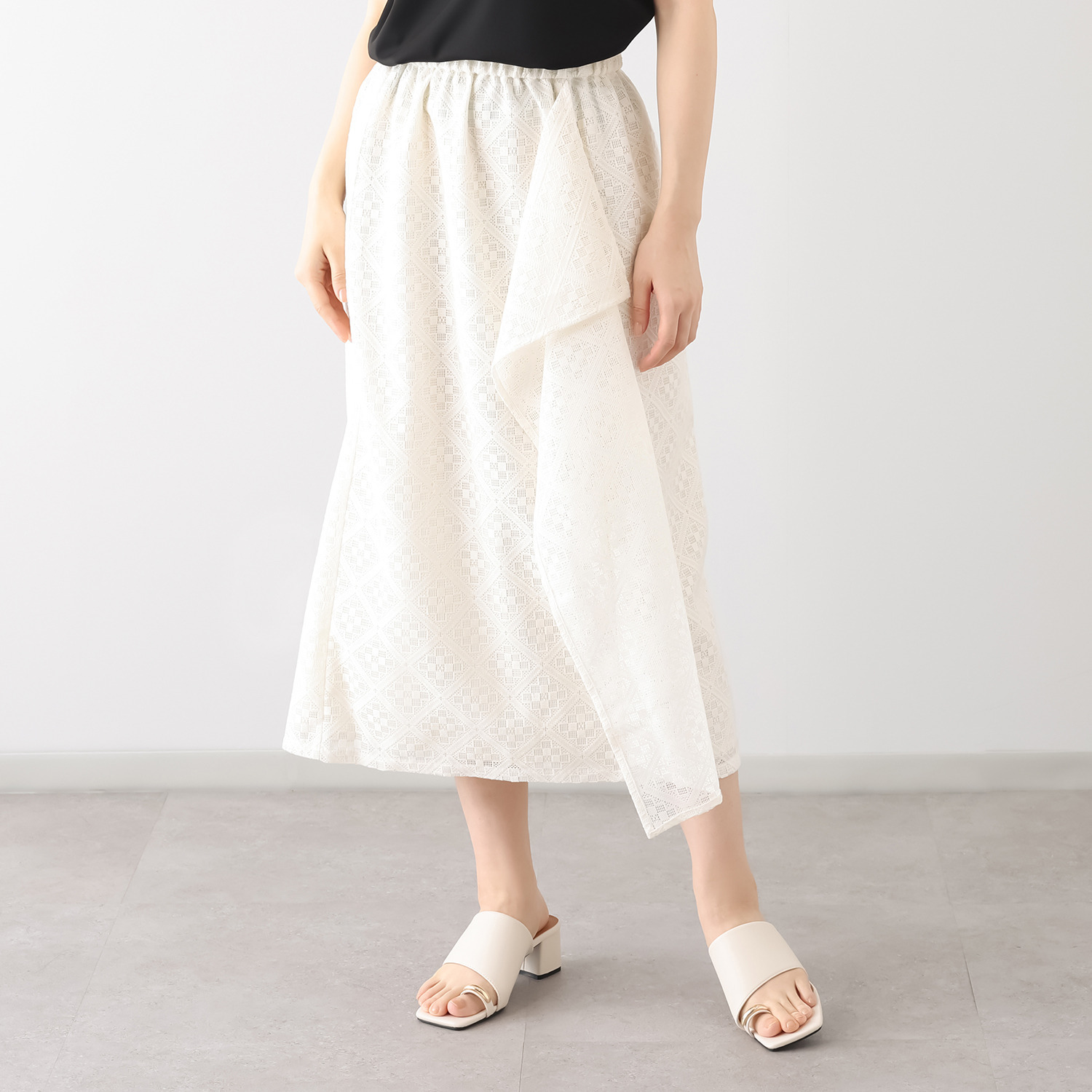 マチュート 軽やかレースの 甘さ控えめ 主役級スカート