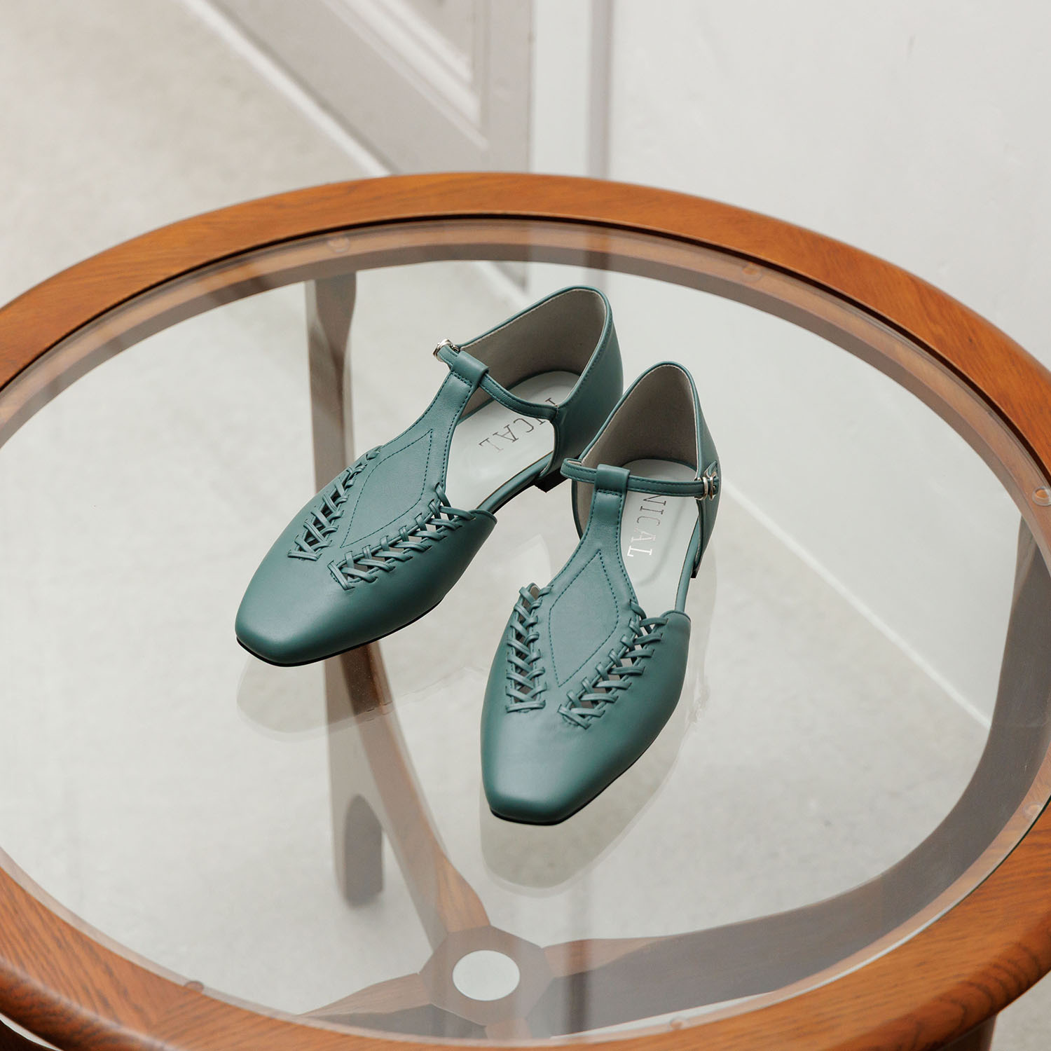 ニカル シープ 変形グルカパンプス