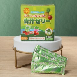 手軽においしく ヘルシーチャージ！ ぷちぷちパインと リンゴの青汁ゼリー
