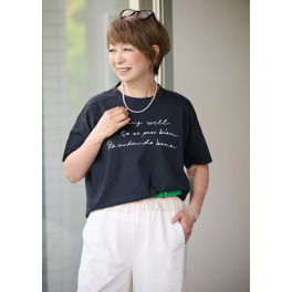 ウノ・ウノ・ドゥーエ ゆったりシルエット オリジナル手書きロゴ プリントＴシャツ