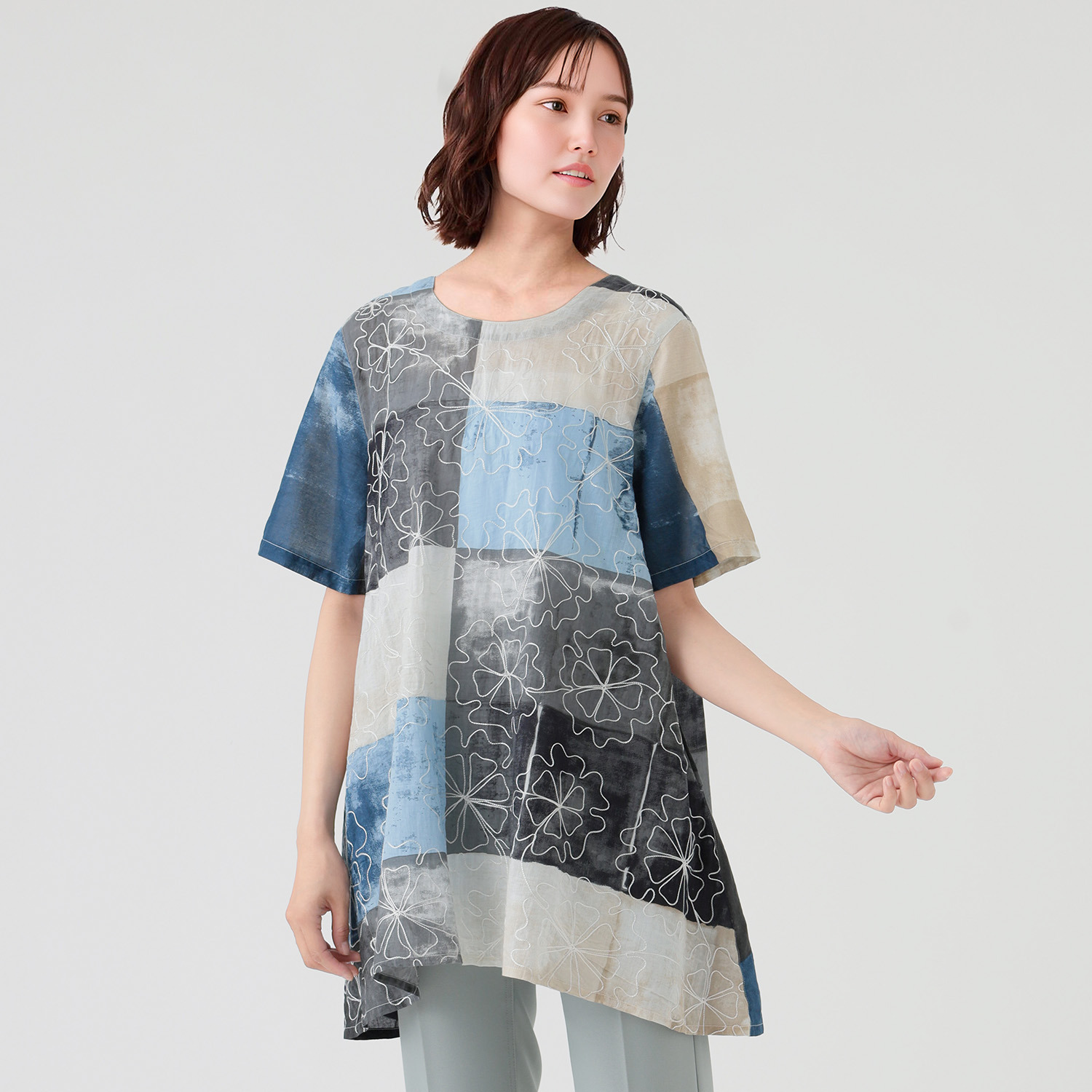 Spitzダークブルー、ベージュ　パターン　チュニック、他3点 ダジュール カラーブロック 刺しゅうチュニック- ショップチャンネル