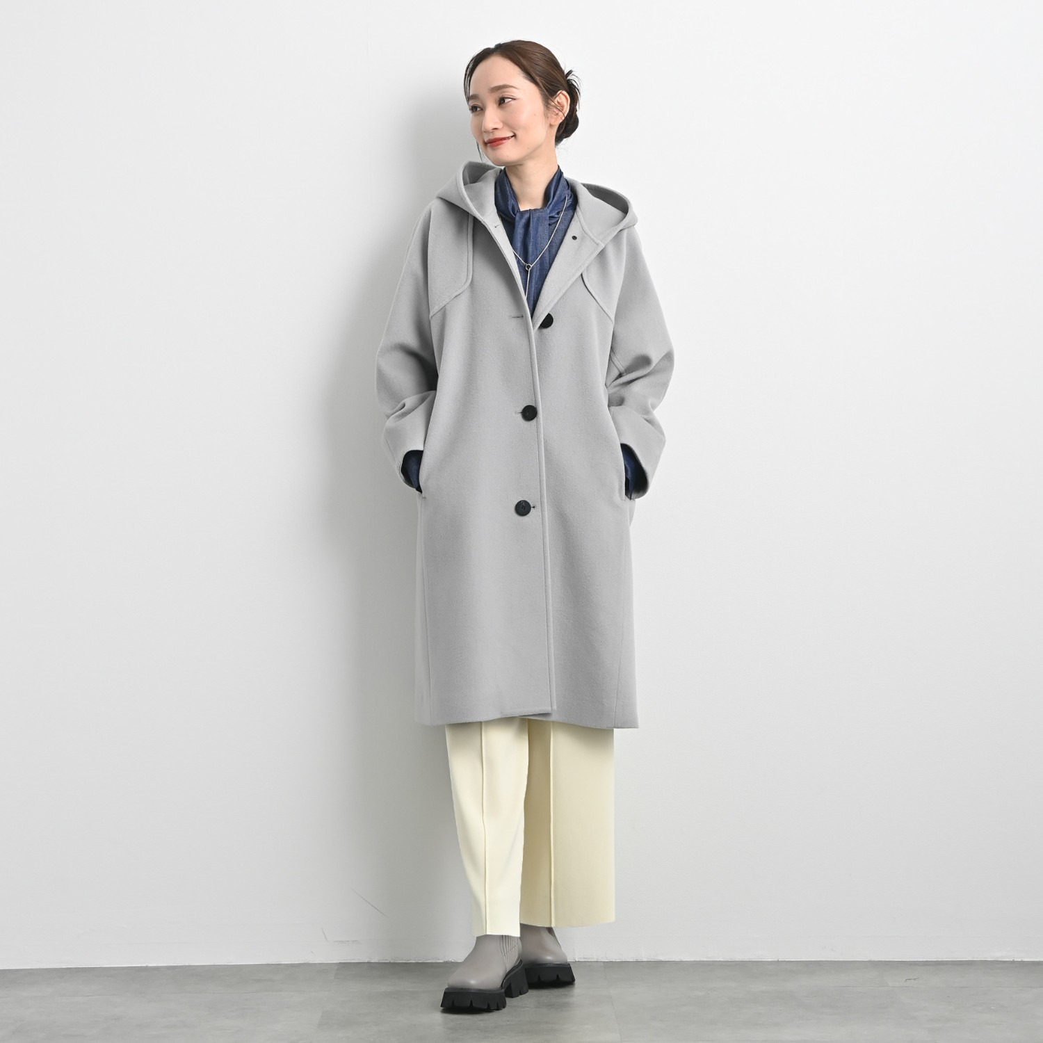 元町ゼラール ラグジュアリーの極み！ 内モンゴルアルバス産 ホワイトカシミヤ１００％ ロング丈ダッフルコート