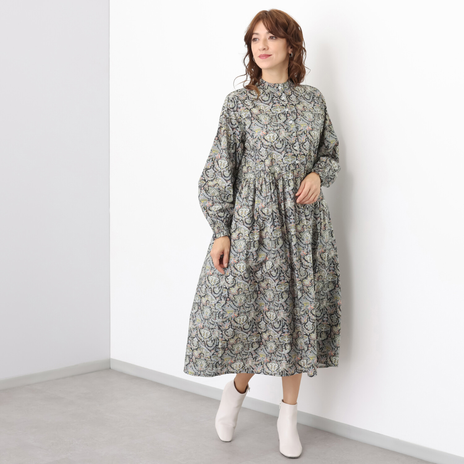 リバティ　クィーンカットギャザーワンピース(Decadent Blooms) ソソット リバティプリント スタンドギャザー ワンピース- ショップ