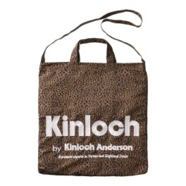 キンロック　バイ キンロックアンダーソン ブランドロゴを前面に 刺しゅうであしらった カジュアルバッグ