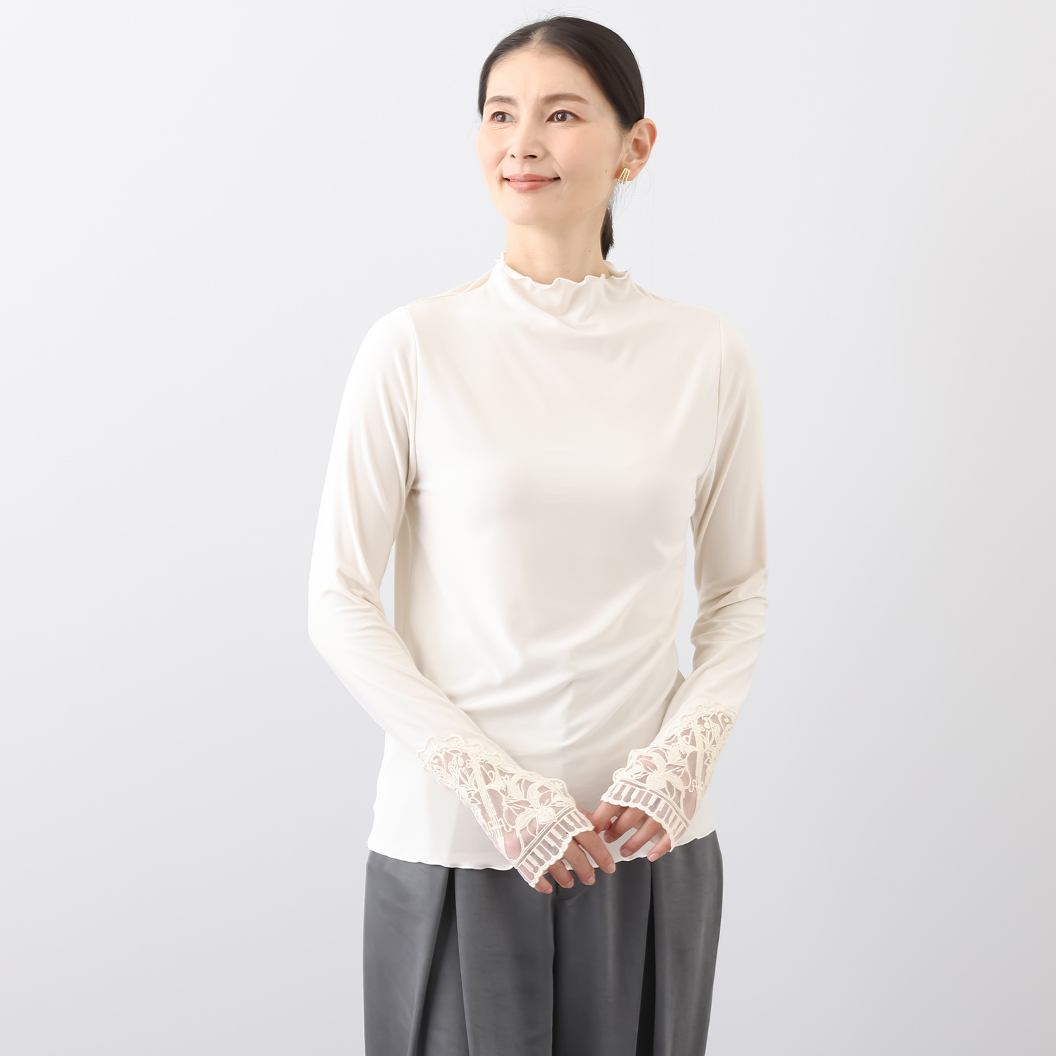 スカラー 天然保湿成分配合で しっとりとした肌触り 着心地抜群な インナーＴシャツ